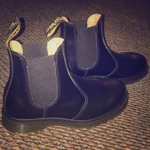 Dr. Martens Chelsea Boot NEW WOMENS SIZE 8 BLACK